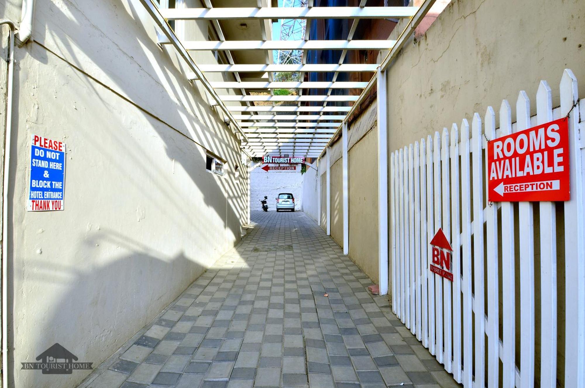 Bn Tourist Home Ооти Екстериор снимка
