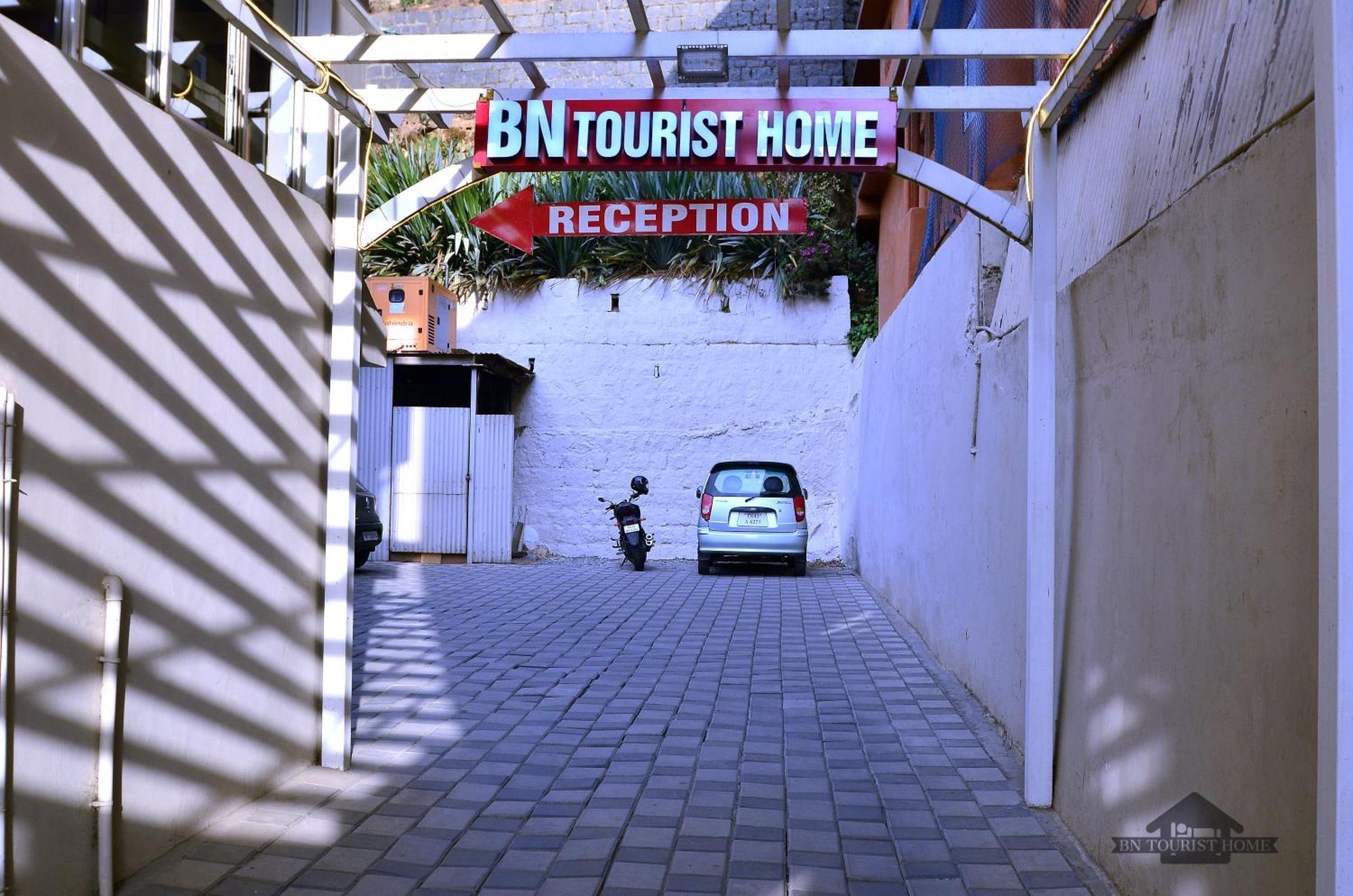 Bn Tourist Home Ооти Екстериор снимка