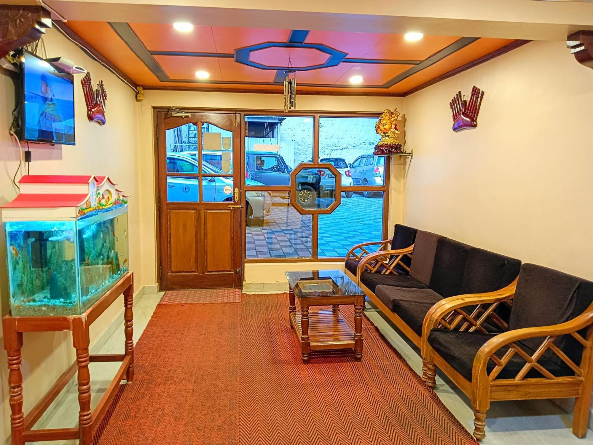 Bn Tourist Home Ооти Екстериор снимка