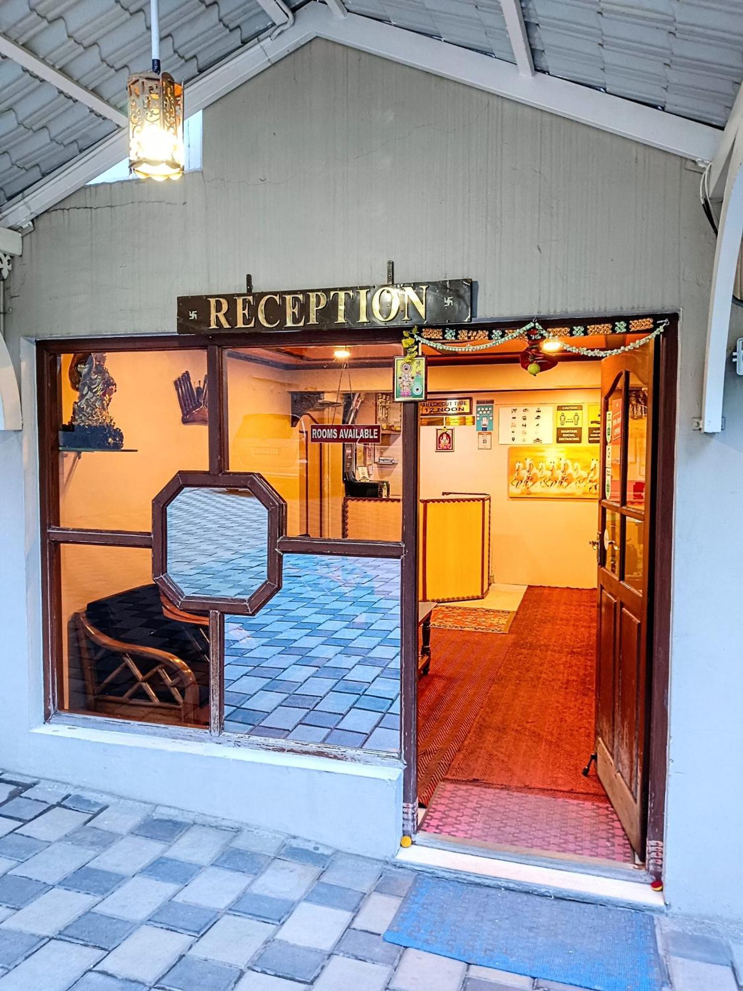 Bn Tourist Home Ооти Екстериор снимка